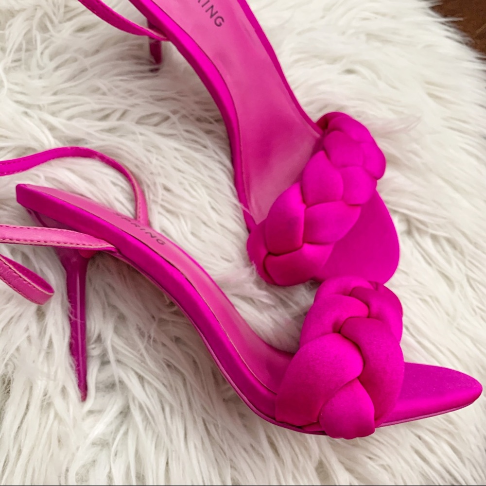 💄2/$25 Hot Pink Heels